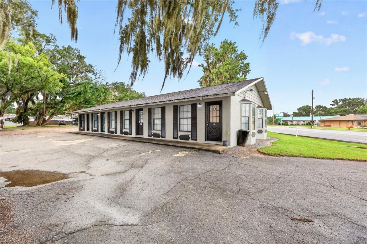 2221 S Pine Avenue, Ocala, FL 34471 Photo