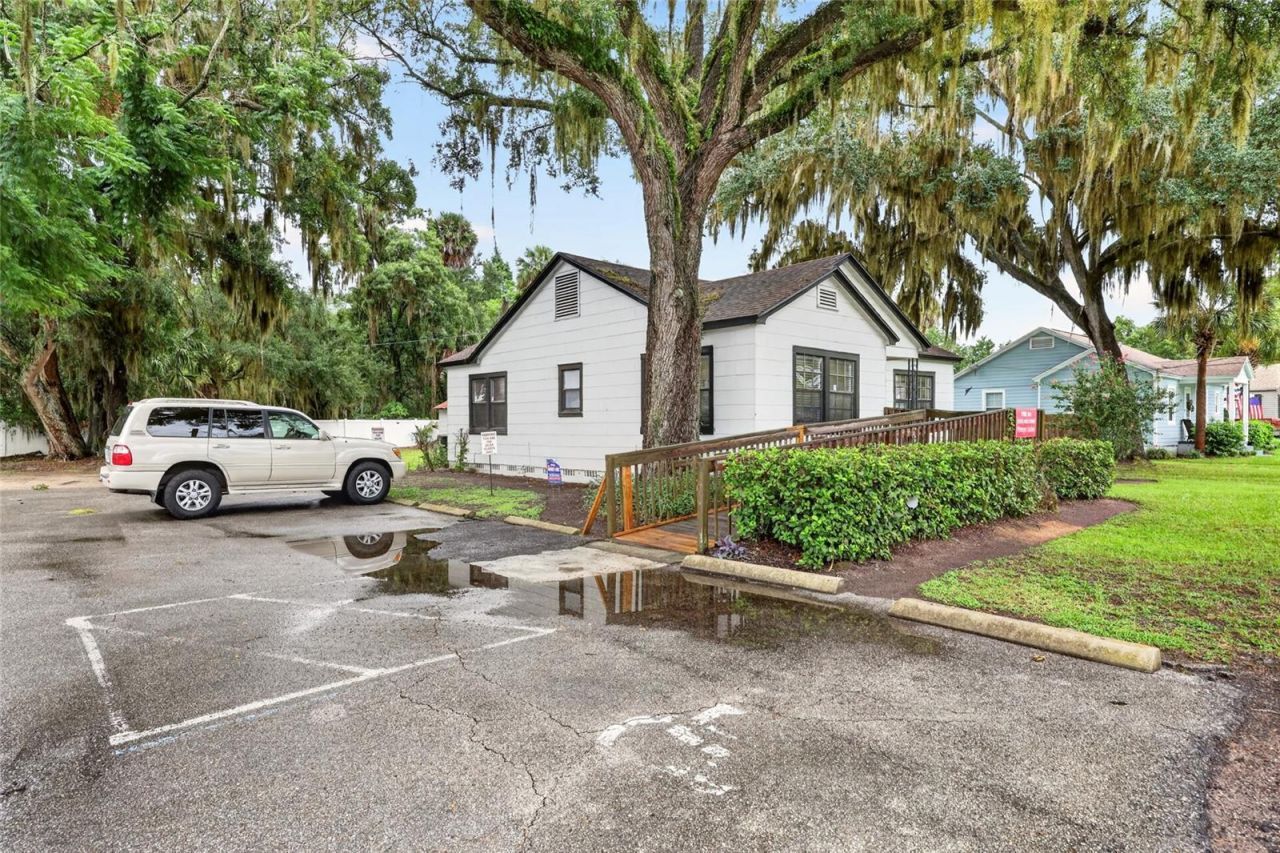 2221 S Pine Avenue, Ocala, FL 34471 Photo