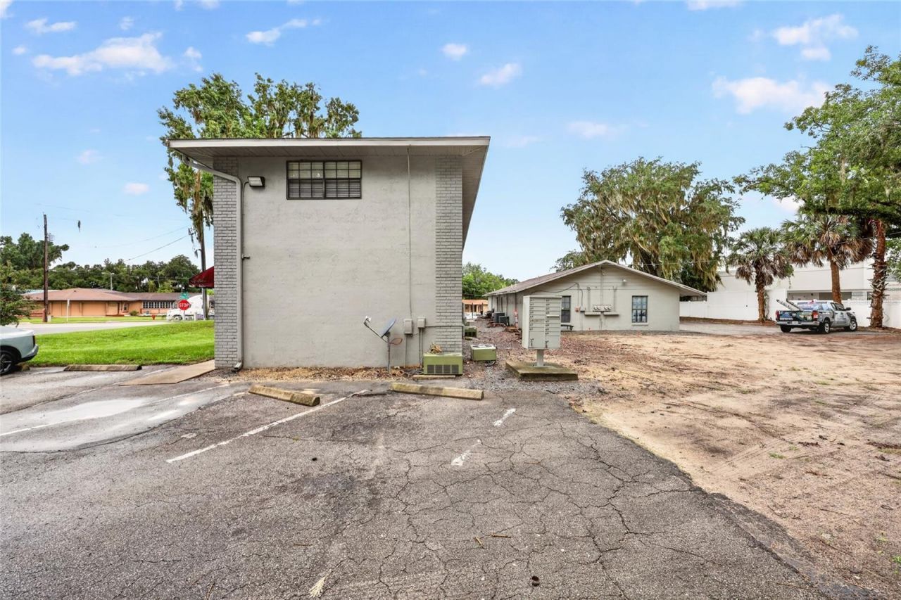 2221 S Pine Avenue, Ocala, FL 34471 Photo