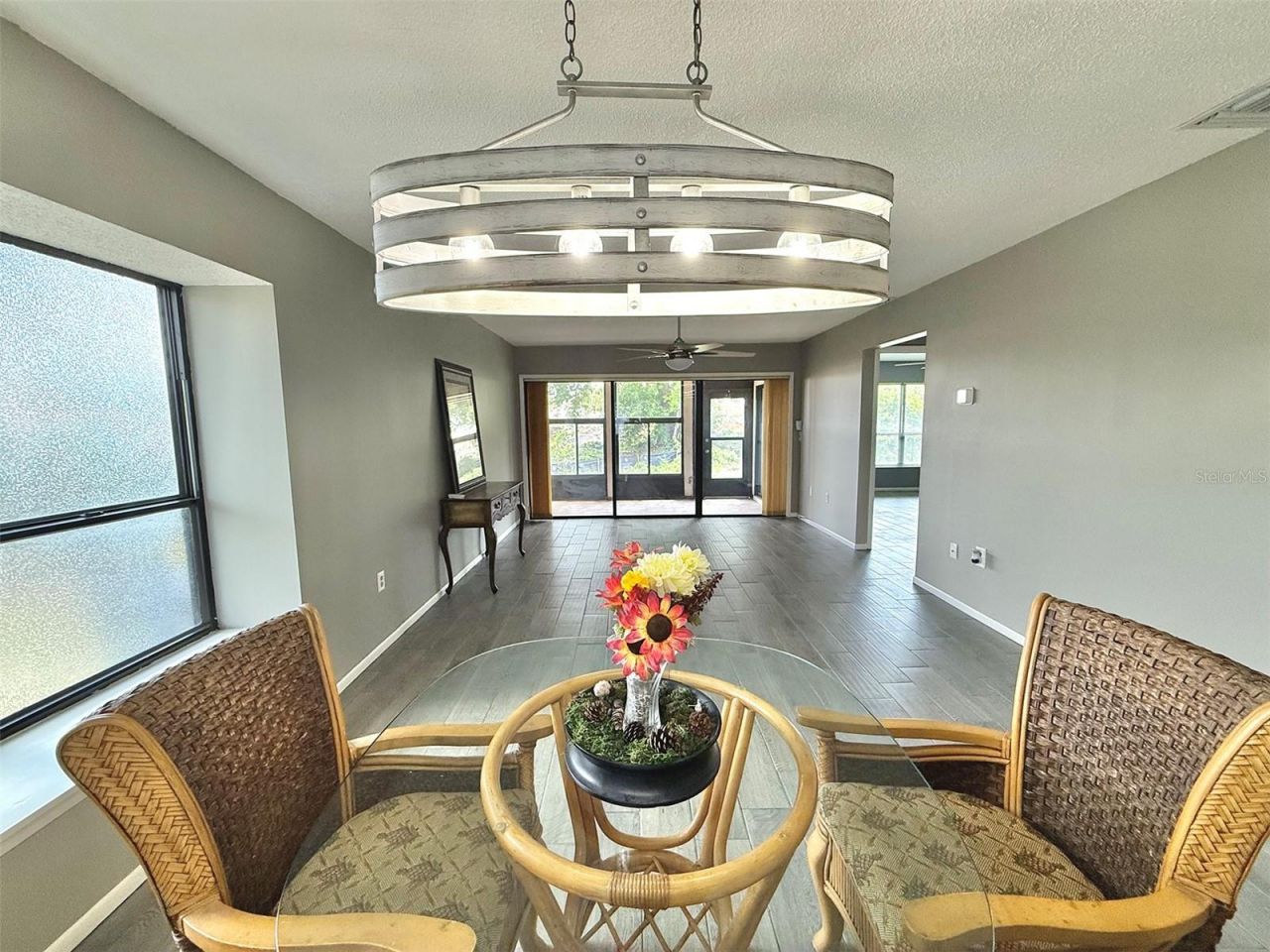 942 N Beneva Road, Unit V28, Sarasota, FL 34232 Photo