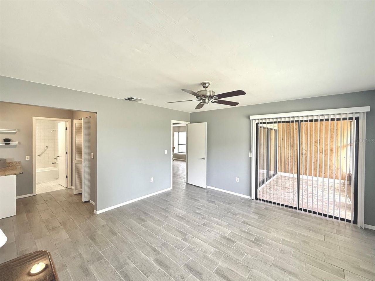 942 N Beneva Road, Unit V28, Sarasota, FL 34232 Photo