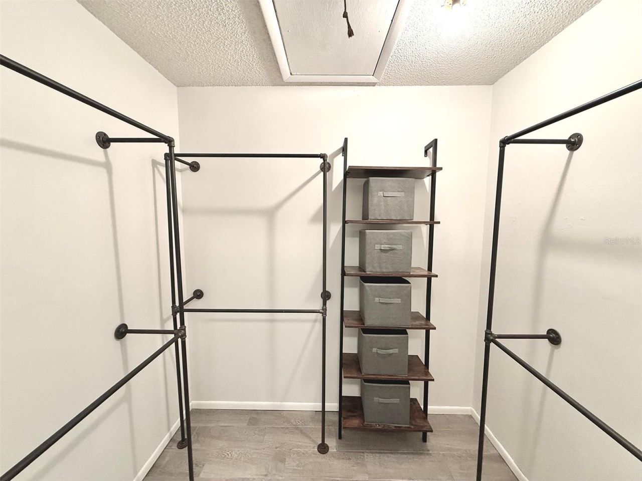 942 N Beneva Road, Unit V28, Sarasota, FL 34232 Photo
