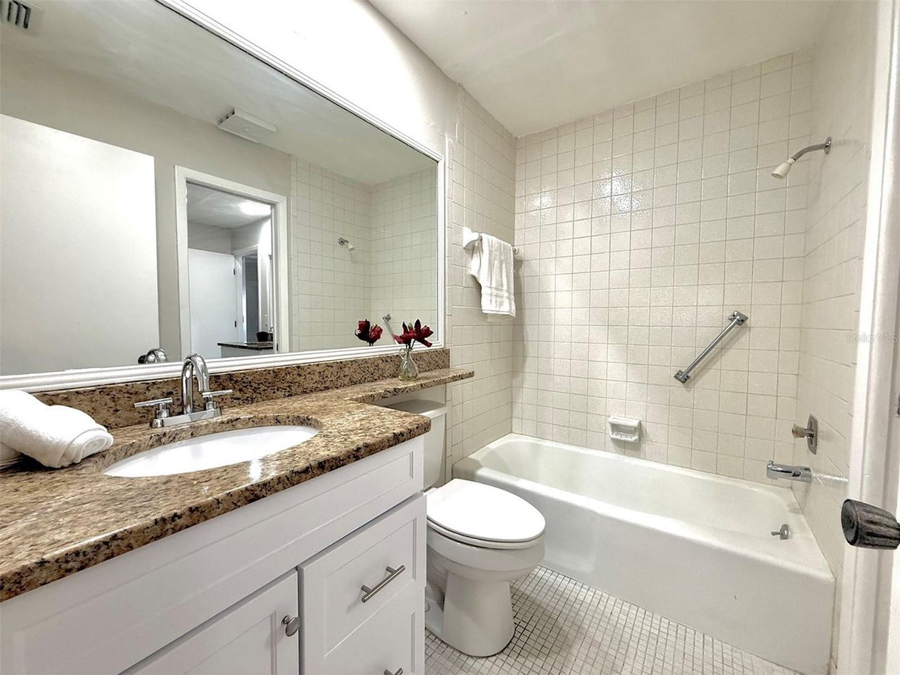 942 N Beneva Road, Unit V28, Sarasota, FL 34232 Photo