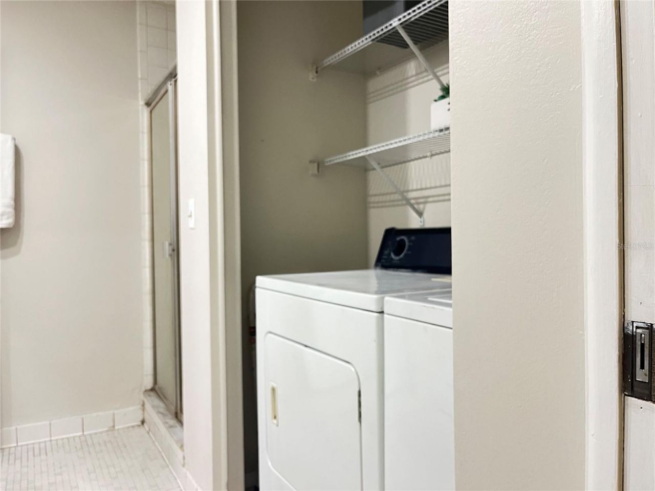 942 N Beneva Road, Unit V28, Sarasota, FL 34232 Photo