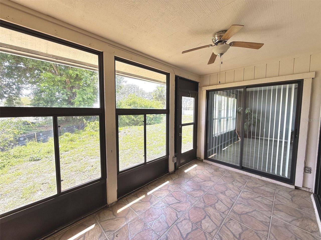 942 N Beneva Road, Unit V28, Sarasota, FL 34232 Photo