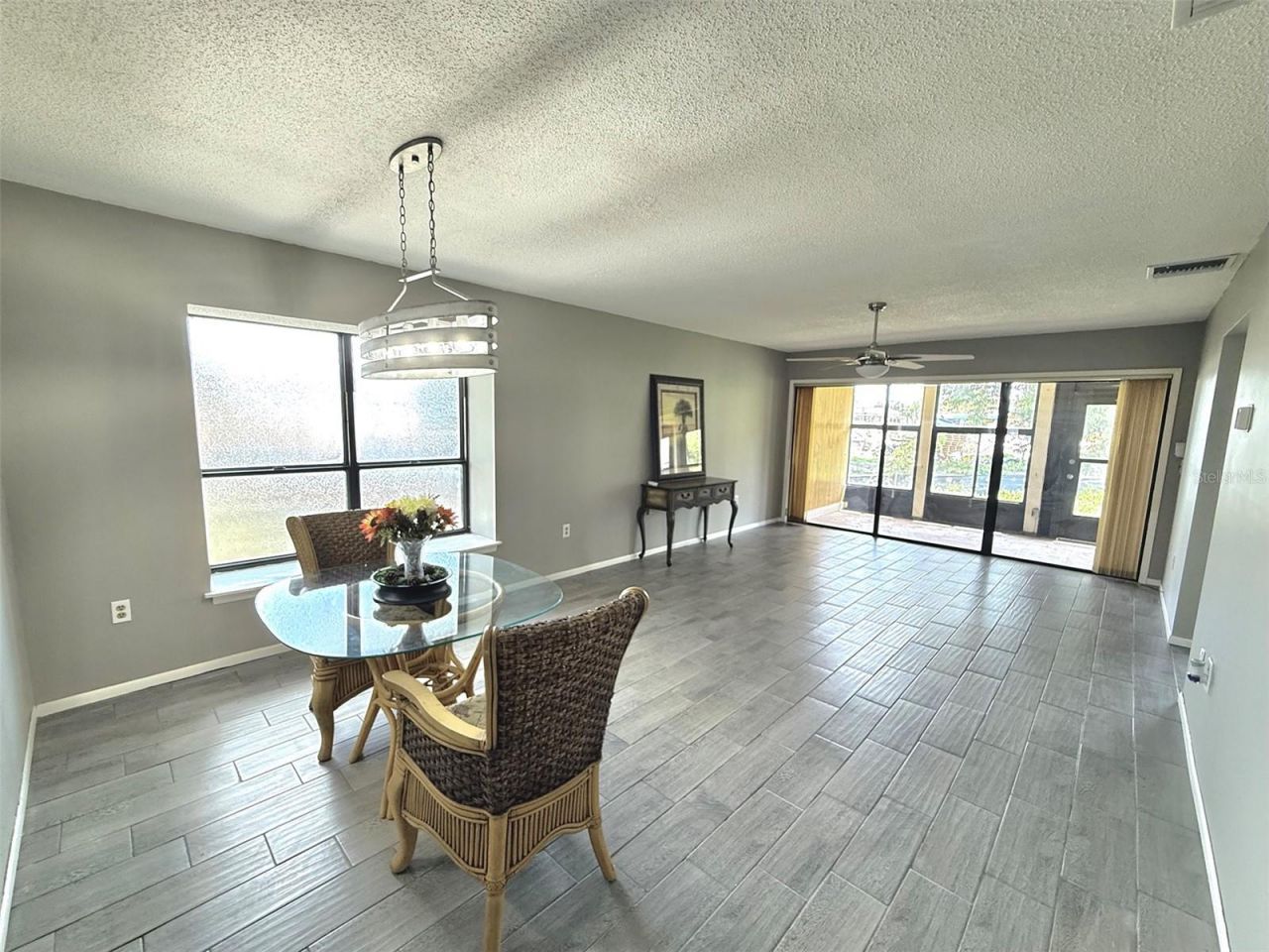 942 N Beneva Road, Unit V28, Sarasota, FL 34232 Photo