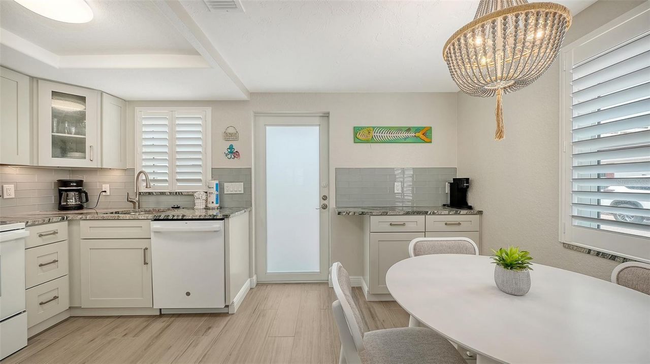 6154 Midnight Pass Road, Unit B5, Sarasota, FL 34242 Photo