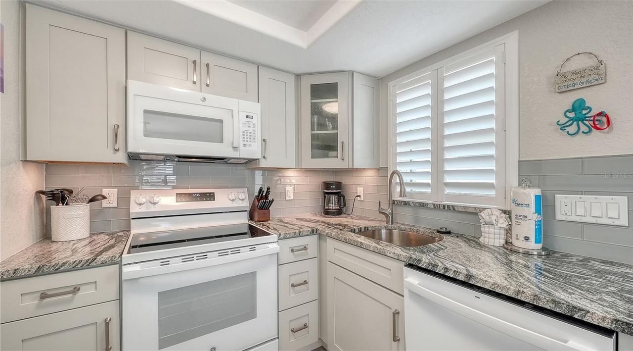 6154 Midnight Pass Road, Unit B5, Sarasota, FL 34242 Photo