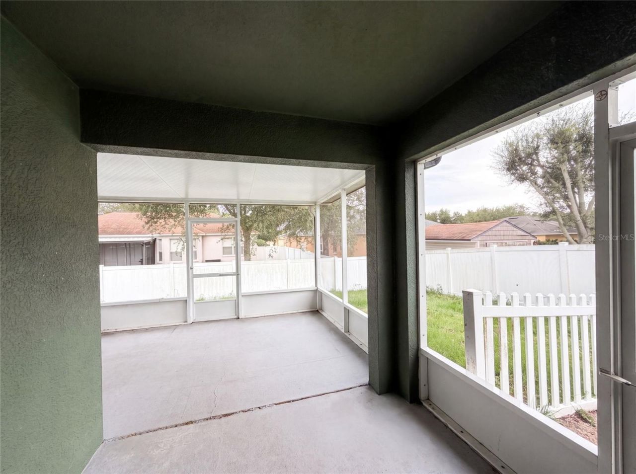 12902 Scout Court , Grand Island, FL 32735 Photo