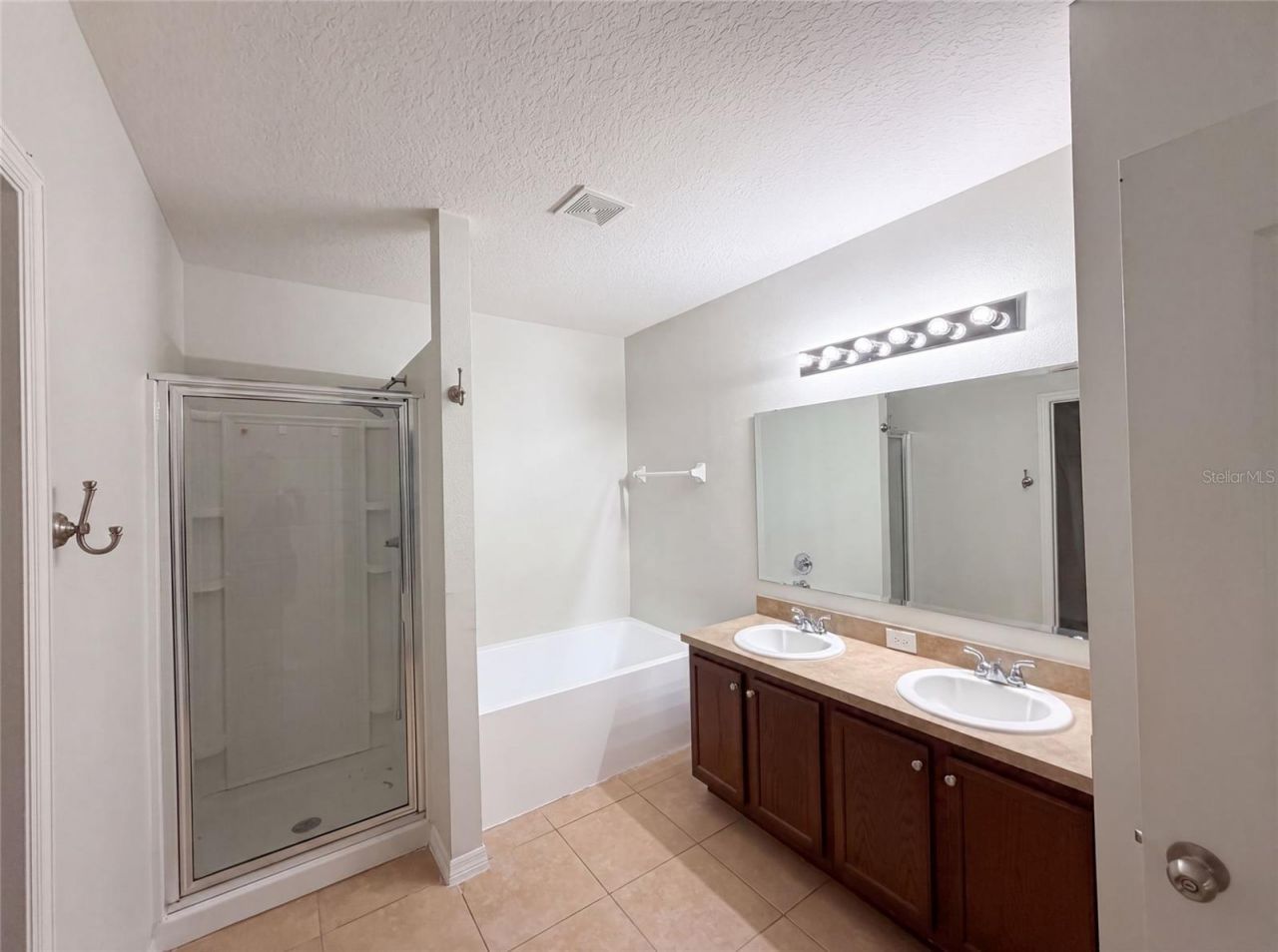 12902 Scout Court , Grand Island, FL 32735 Photo