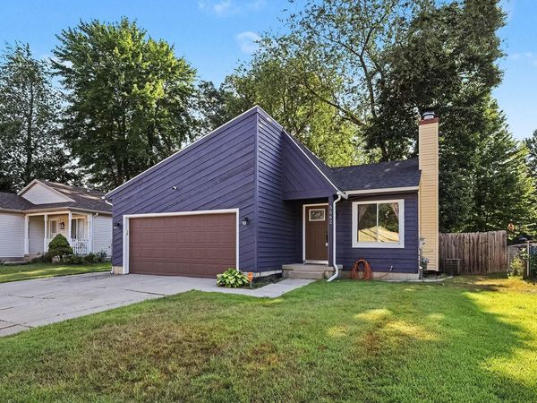 5562 Osborne Avenue SE, Kentwood, MI 49548