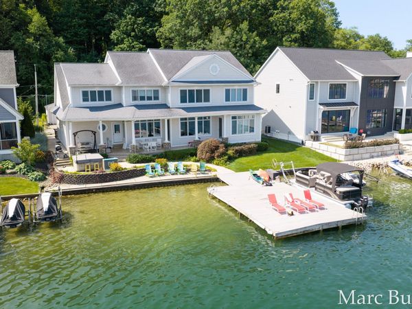421 N Lake Drive, Caledonia, MI 49316