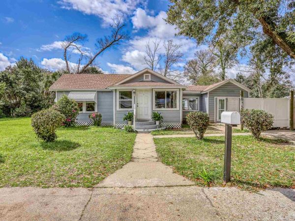 615 N Wentworth St, Pensacola, FL 32505