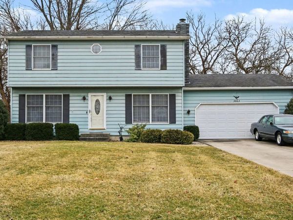 3863 Kingsway Drive , Crown Point, IN 46307