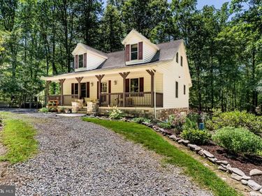6 FOREST LANE, NEWVILLE, PA 17241