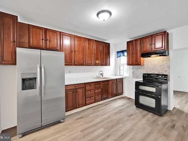 733 N 2ND STREET, POTTSVILLE, PA 17901