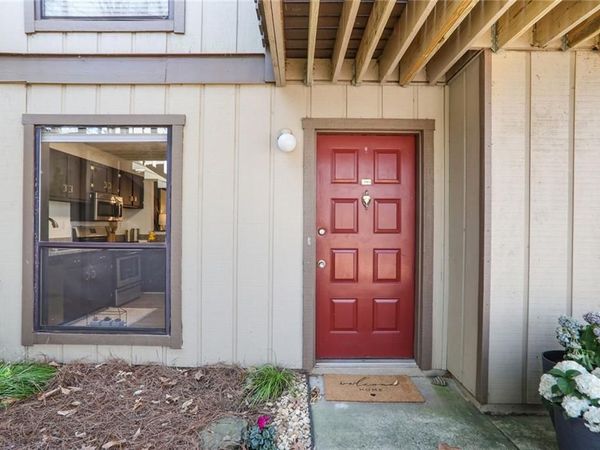 210 Woodcliff Drive , Atlanta, GA 30350