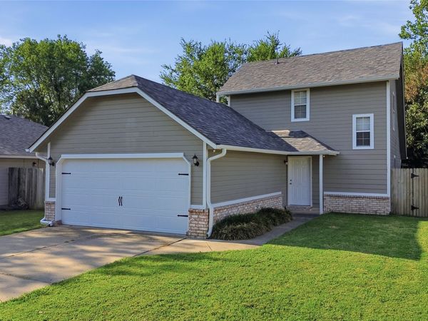 9452 E Cherrywood Drive , Claremore, OK 74019