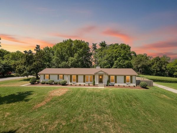 1707 Hillsboro Rd , Franklin, TN 37069