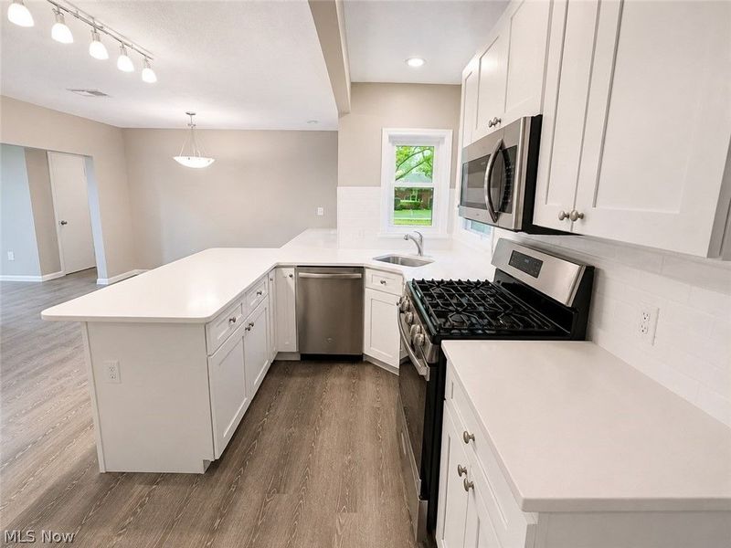 1275 Hillside Road , Seven Hills, OH 44131 Photo 4