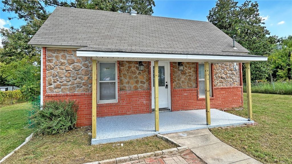 221 C Street, Rogers, AR 72756 Main Photo