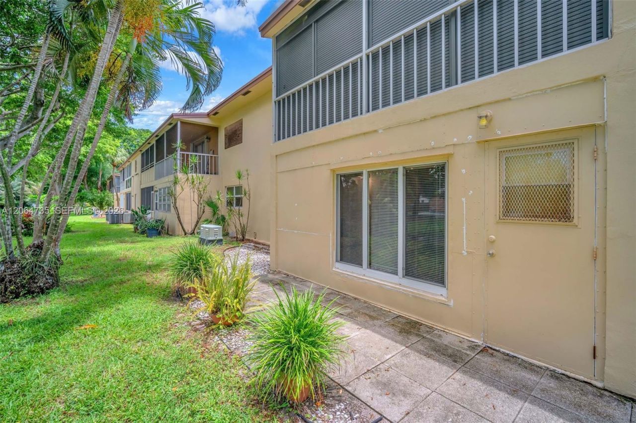 301 NW 76th Ave , Unit 102, Margate, FL 33063 Photo