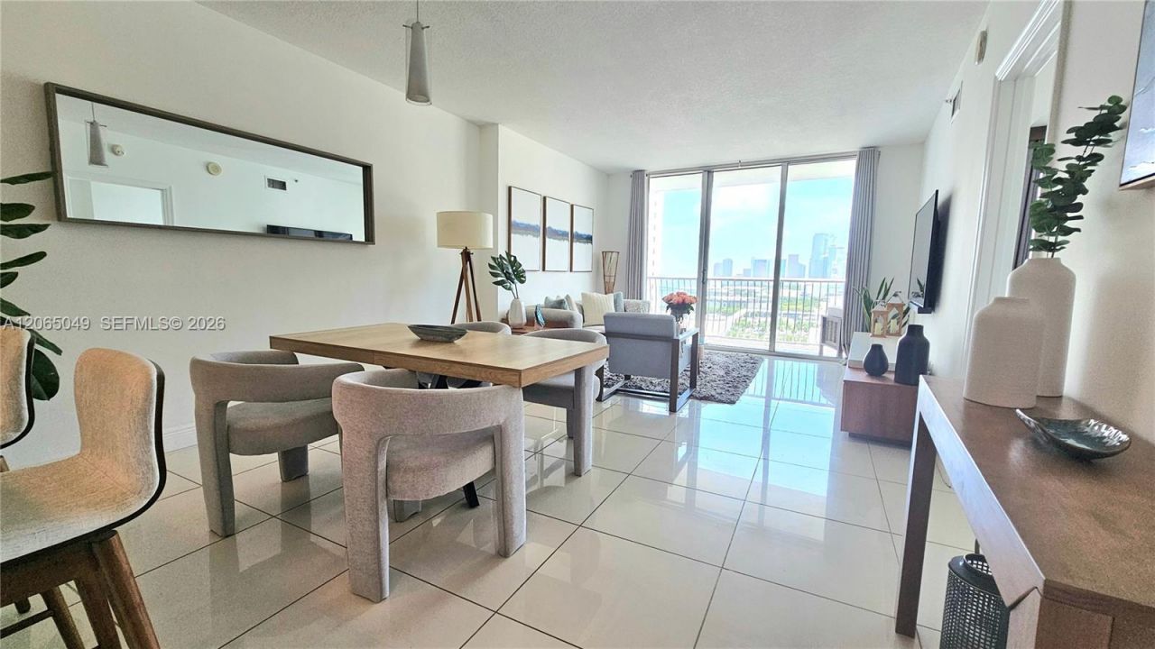 1750 N Bayshore Dr , Unit 2010, Miami, FL 33132 Photo