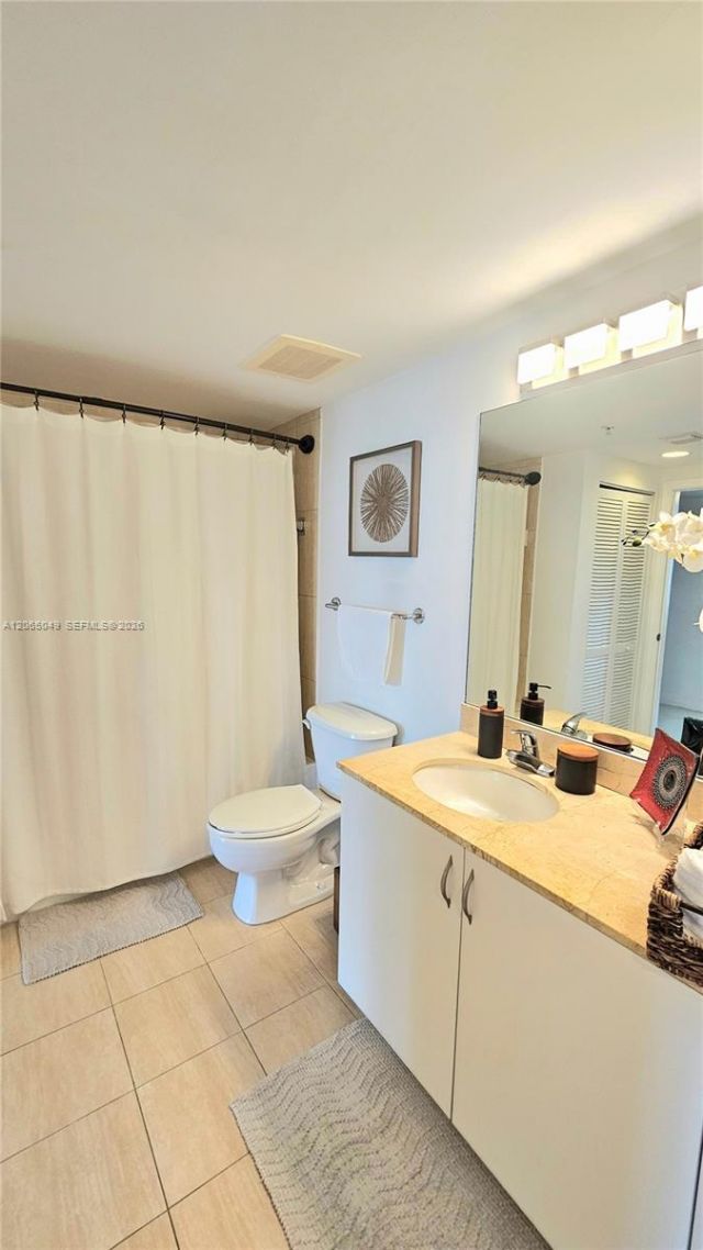 1750 N Bayshore Dr , Unit 2010, Miami, FL 33132 Photo