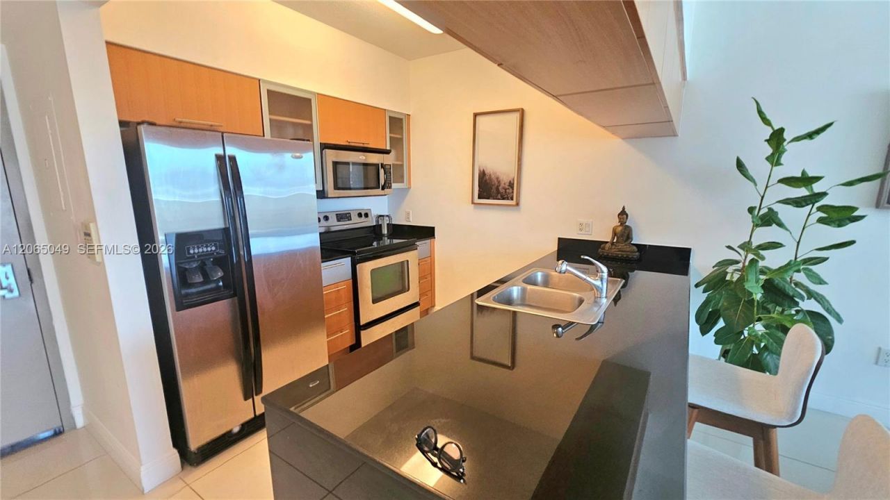 1750 N Bayshore Dr , Unit 2010, Miami, FL 33132 Photo