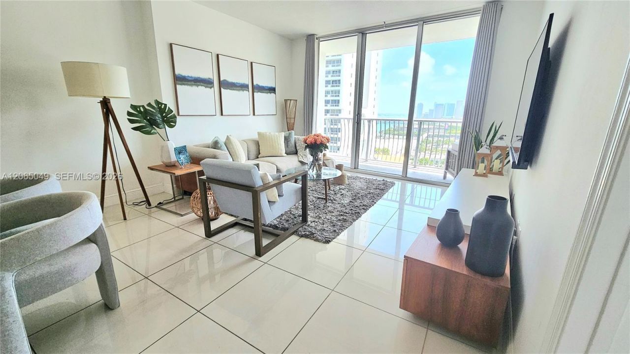 1750 N Bayshore Dr , Unit 2010, Miami, FL 33132 Photo
