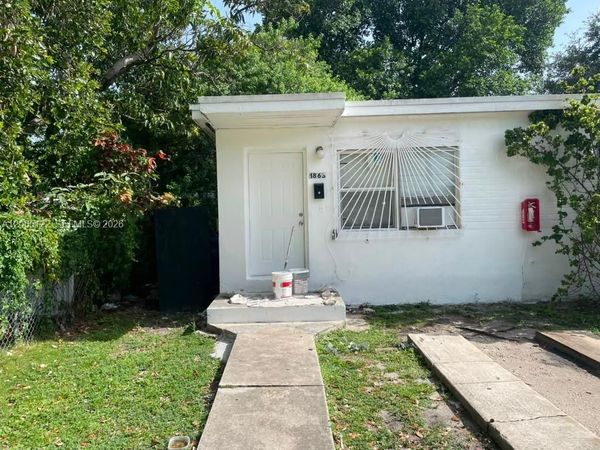 1861 NW 49th St , Miami, FL 33142