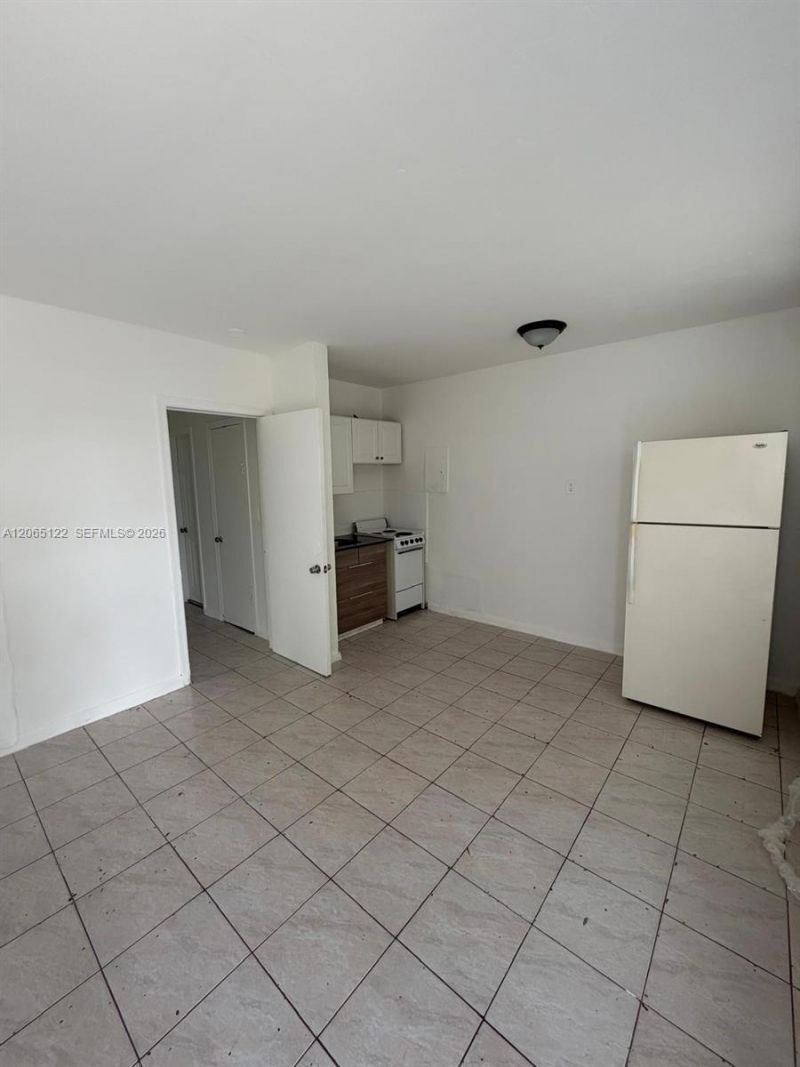 1863 NW 49th St, Miami, FL 33142 Photo