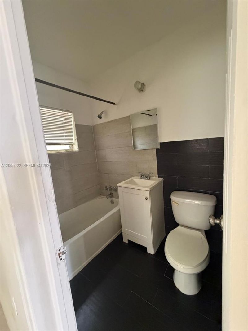 1863 NW 49th St, Miami, FL 33142 Photo