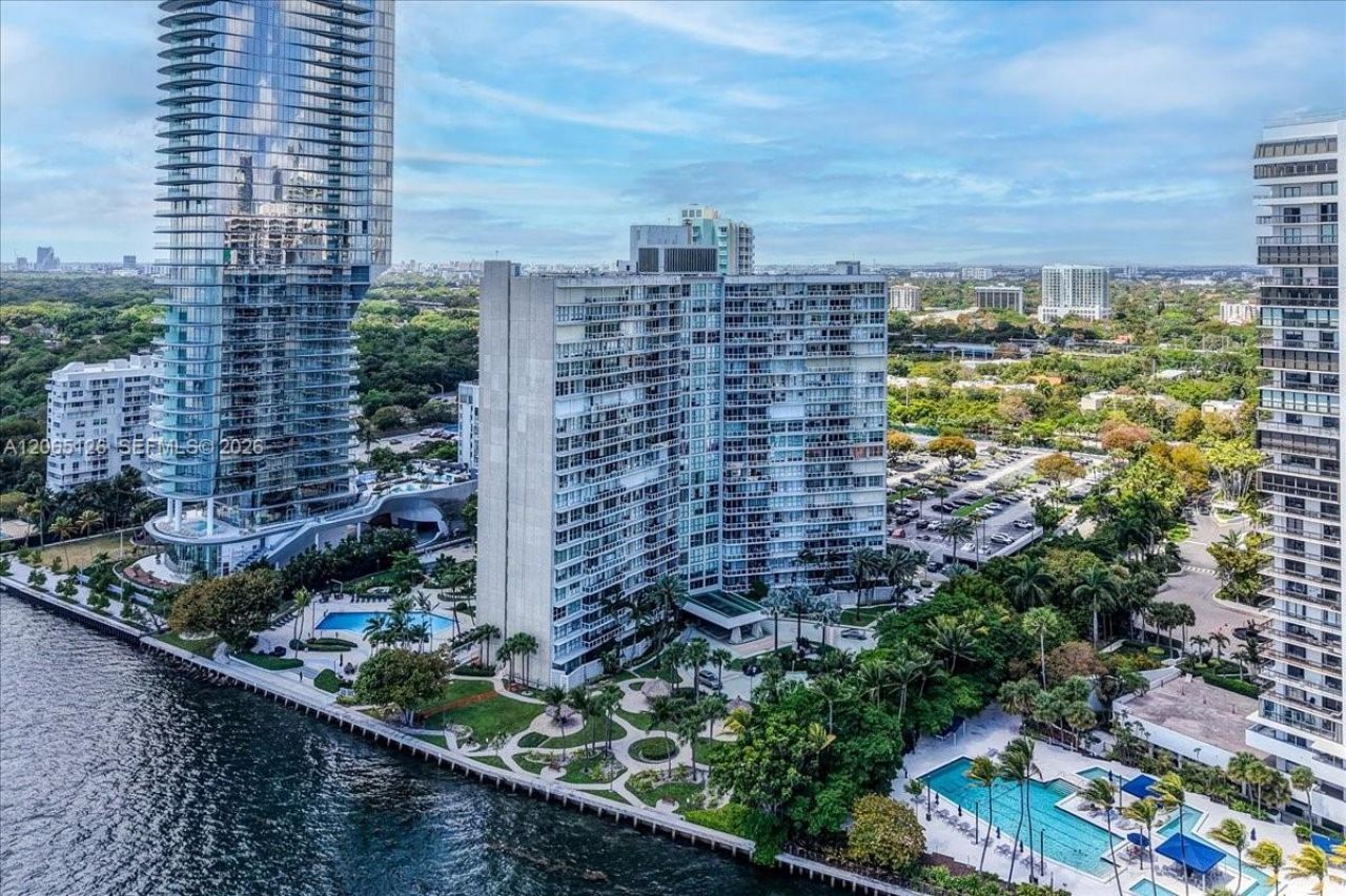 2451 Brickell Ave , Unit 4F, Miami, FL 33129 Photo
