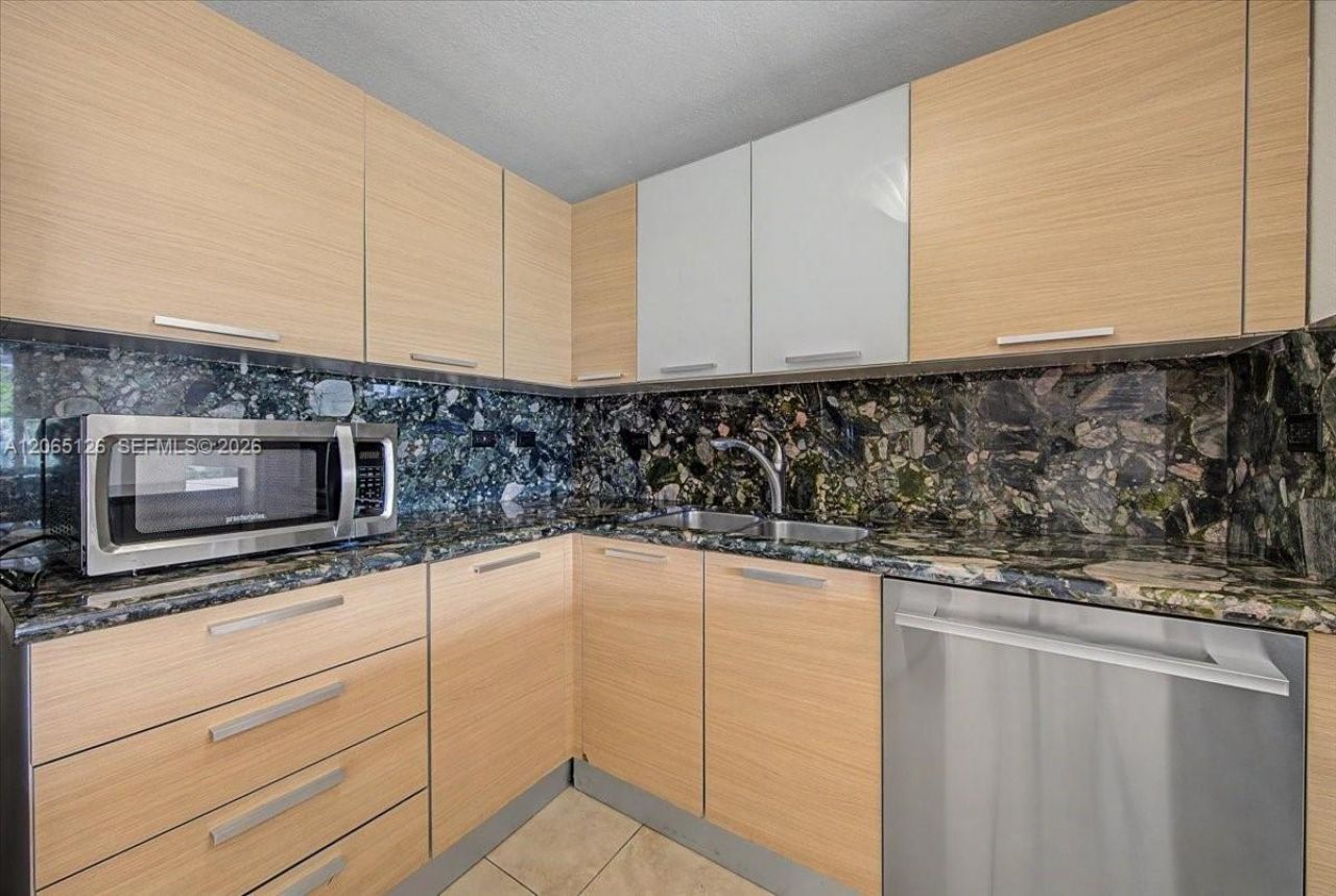 2451 Brickell Ave , Unit 4F, Miami, FL 33129 Photo