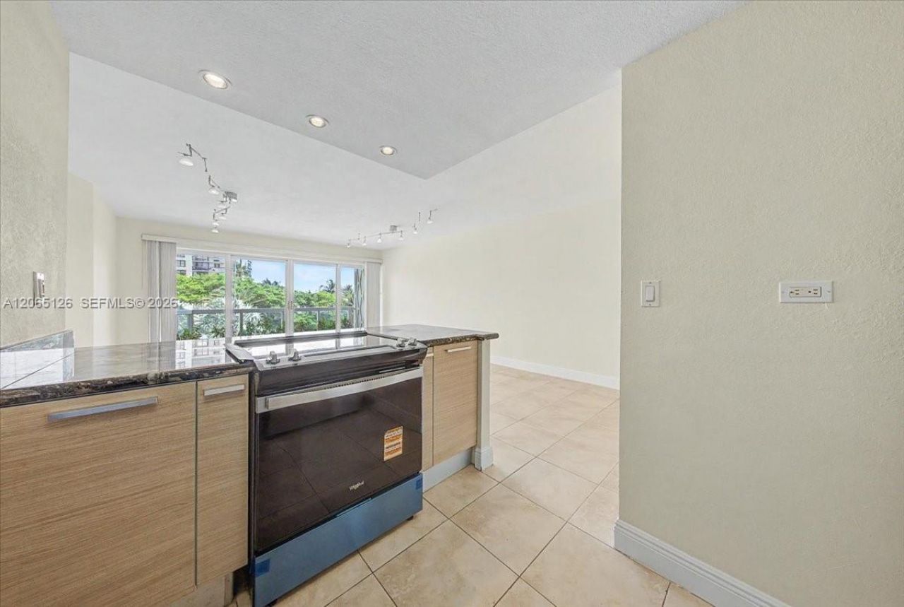 2451 Brickell Ave , Unit 4F, Miami, FL 33129 Photo