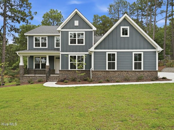 112 Callis Circle, West End, NC 27376