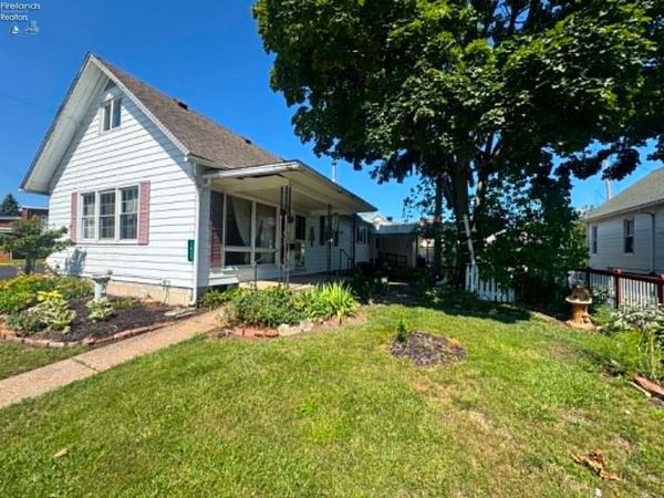1027 Tiffin Avenue, Sandusky, OH 44870
