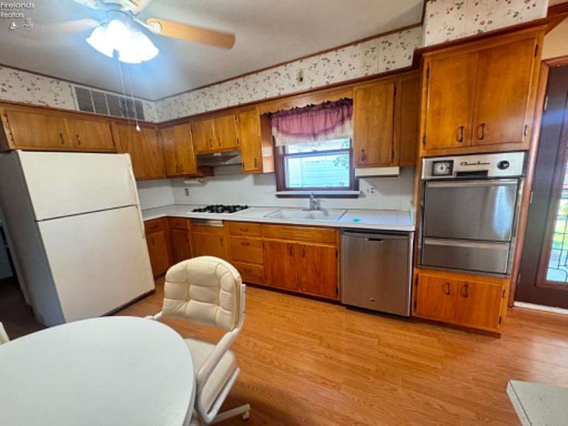 1027 Tiffin Avenue, Sandusky, OH 44870 Photo 11