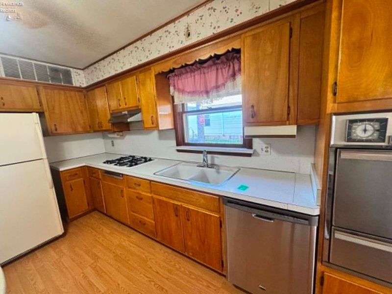 1027 Tiffin Avenue, Sandusky, OH 44870 Photo 12