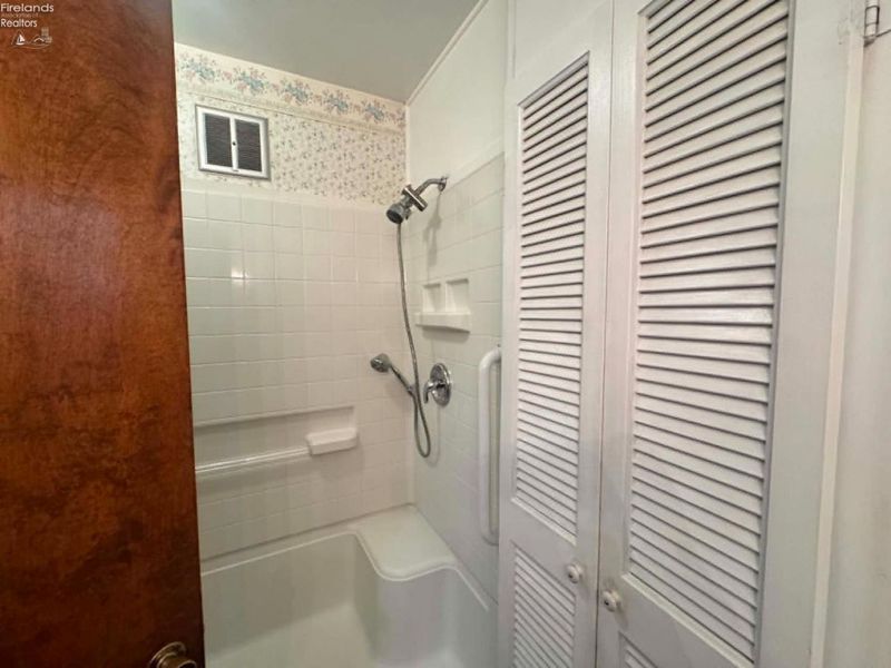 1027 Tiffin Avenue, Sandusky, OH 44870 Photo 22