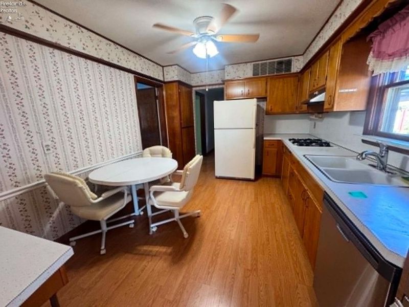 1027 Tiffin Avenue, Sandusky, OH 44870 Photo 8