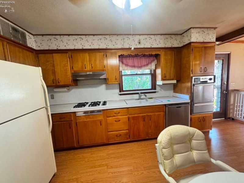 1027 Tiffin Avenue, Sandusky, OH 44870 Photo 9