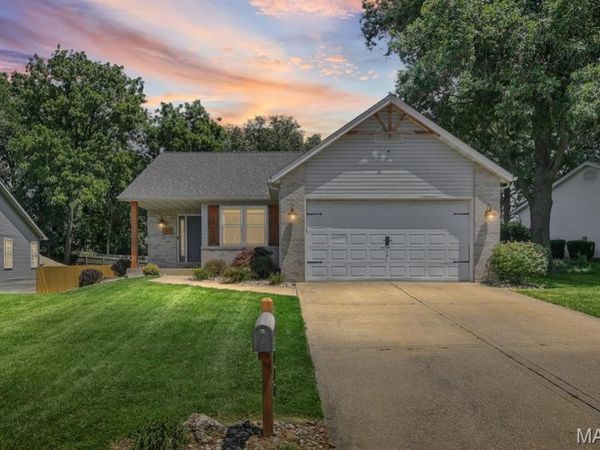 110 Bayfield Drive, Glen Carbon, IL 62034
