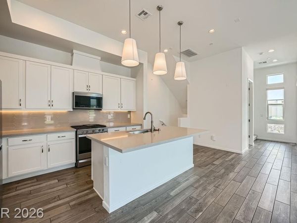 11821 Stone Run Avenue , Las Vegas, NV 89138
