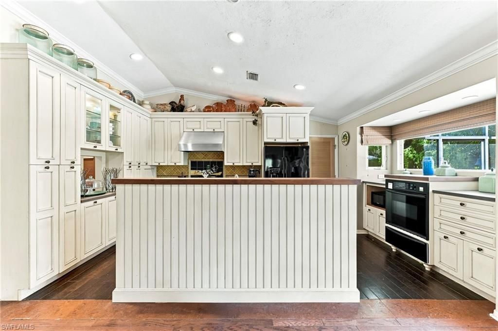 5247 Cherry Wood Dr , Naples, FL 34119 Photo