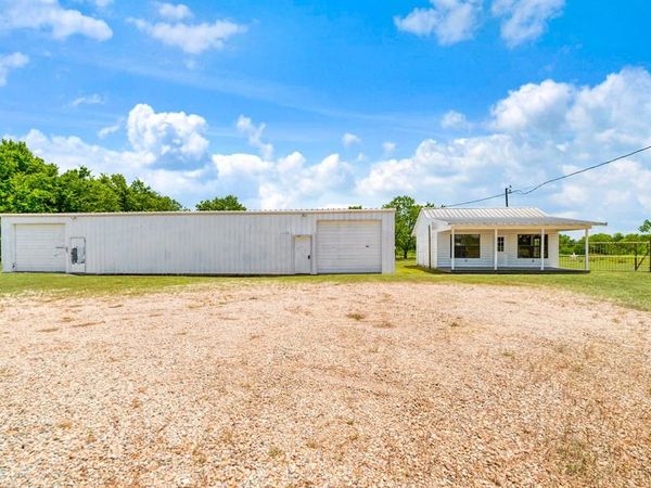 2107 S 19 & 24 Highway , Paris, TX 75462