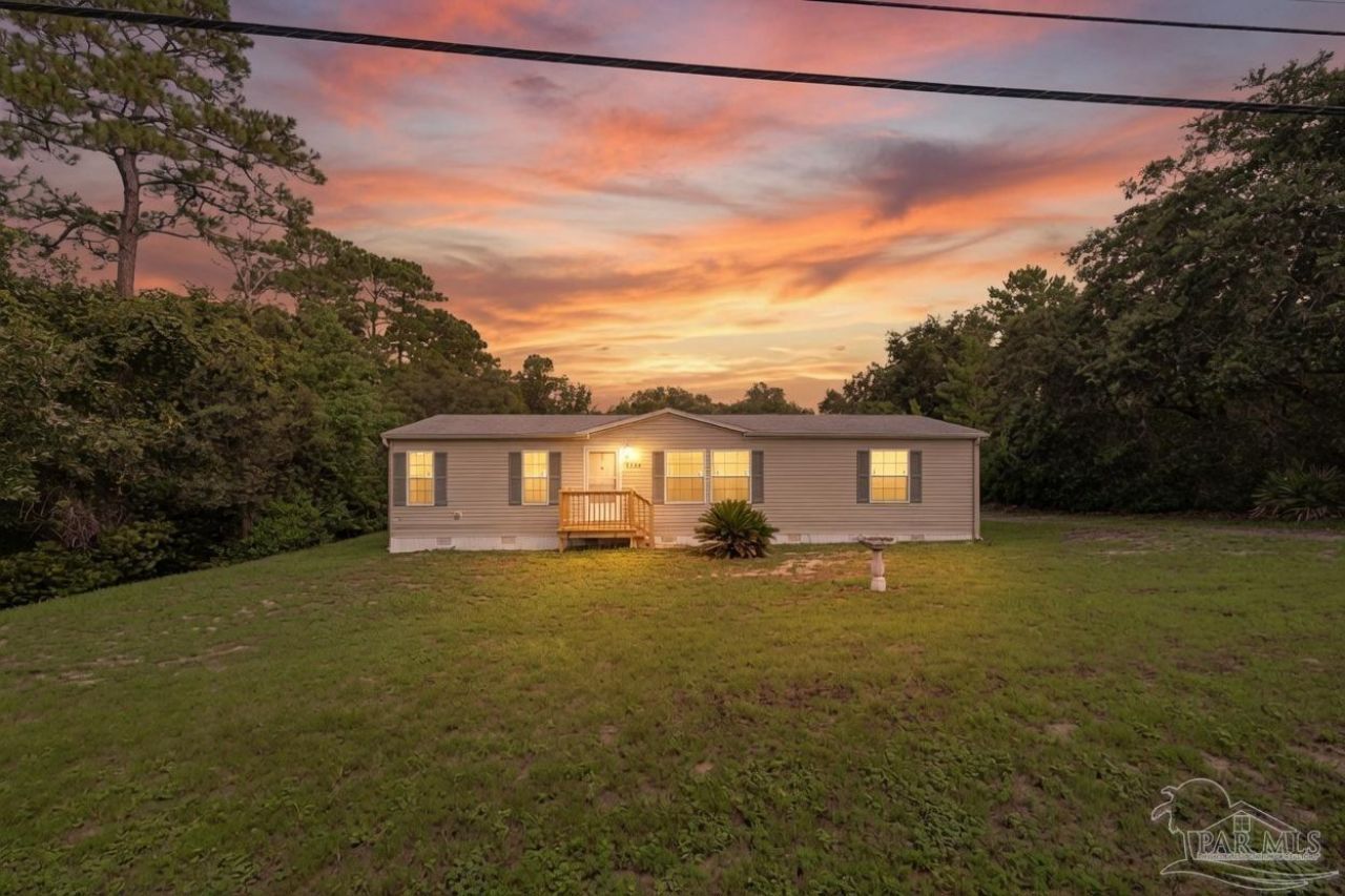 5730 Government Dr, Gulf Breeze, FL 32563 Main Photo