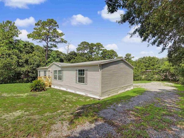 5730 Government Dr, Gulf Breeze, FL 32563