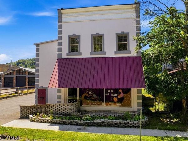 122 Yates, Grafton, WV 26354